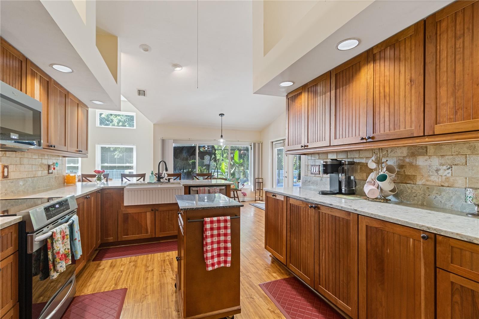 105 DOUGLAS ST, HOMOSASSA, FL, 34446