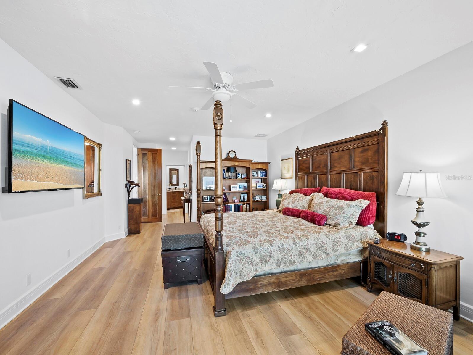 340 GULF OF MEXICO DR #112, LONGBOAT KEY, FL, 34228