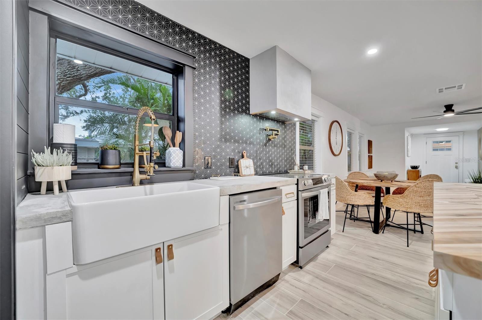 2713 4TH AVE W, BRADENTON, FL, 34205