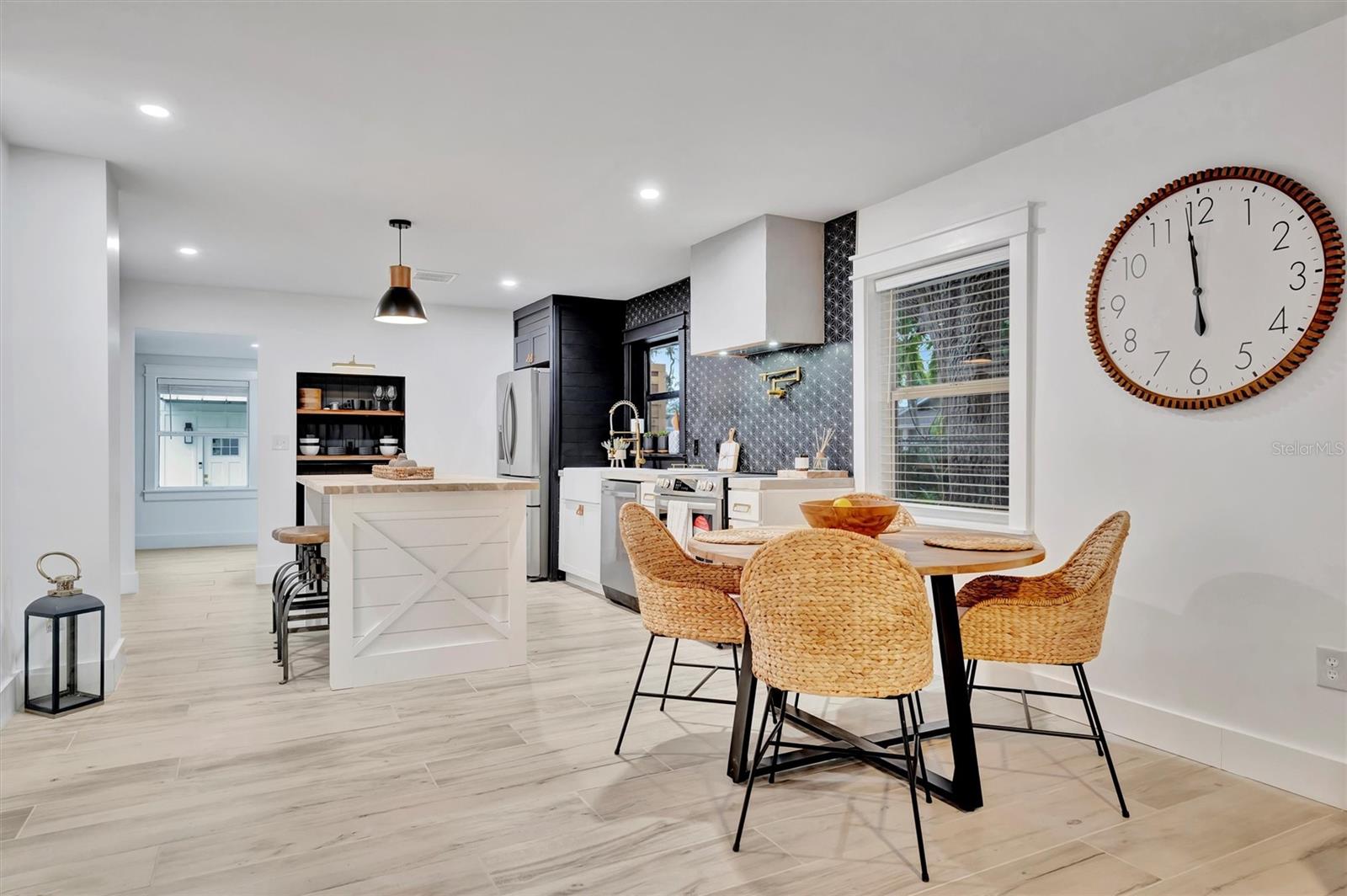 2713 4TH AVE W, BRADENTON, FL, 34205