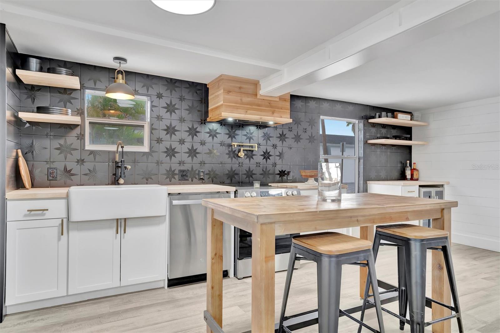 2713 4TH AVE W, BRADENTON, FL, 34205