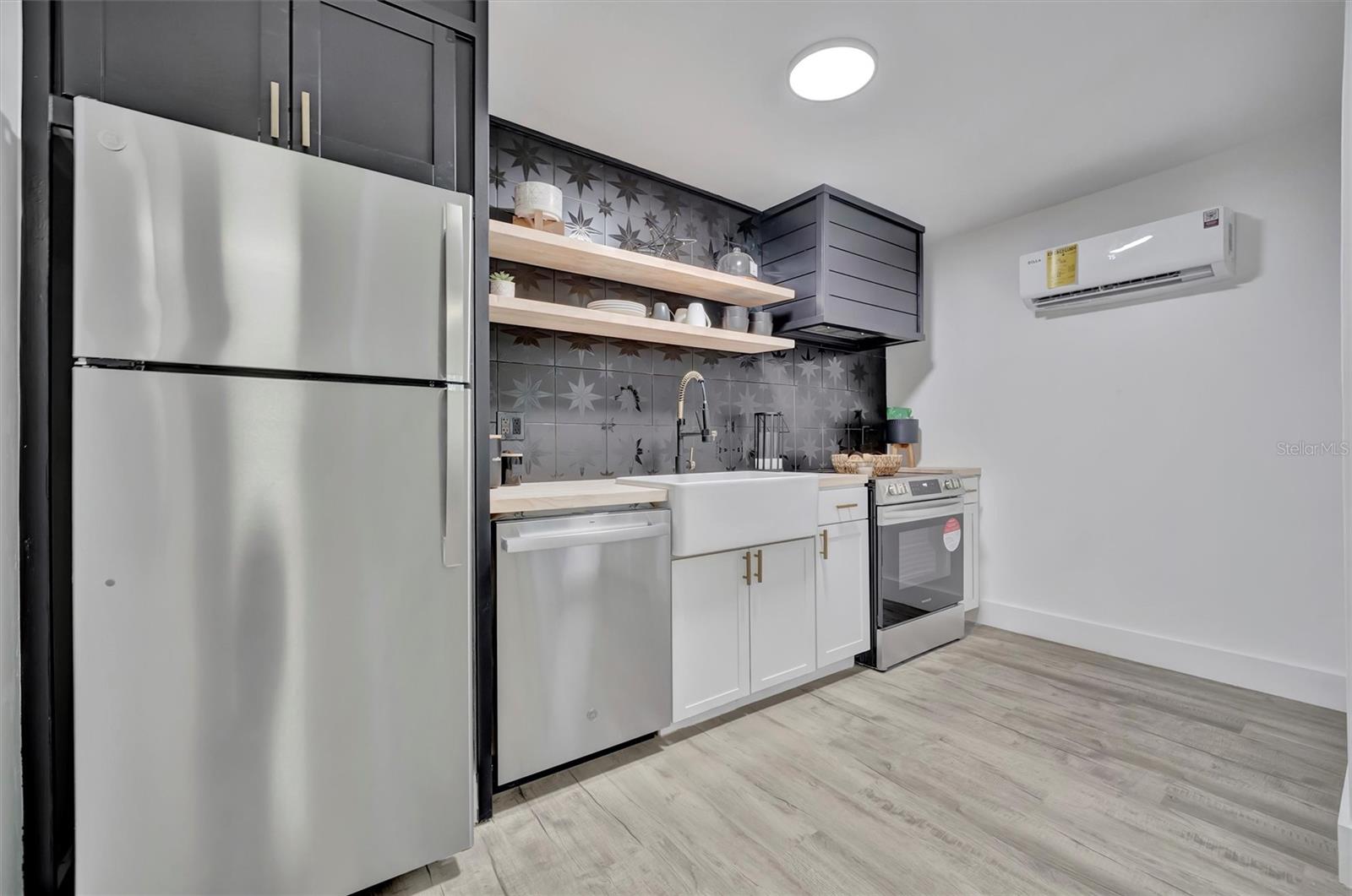 2713 4TH AVE W, BRADENTON, FL, 34205