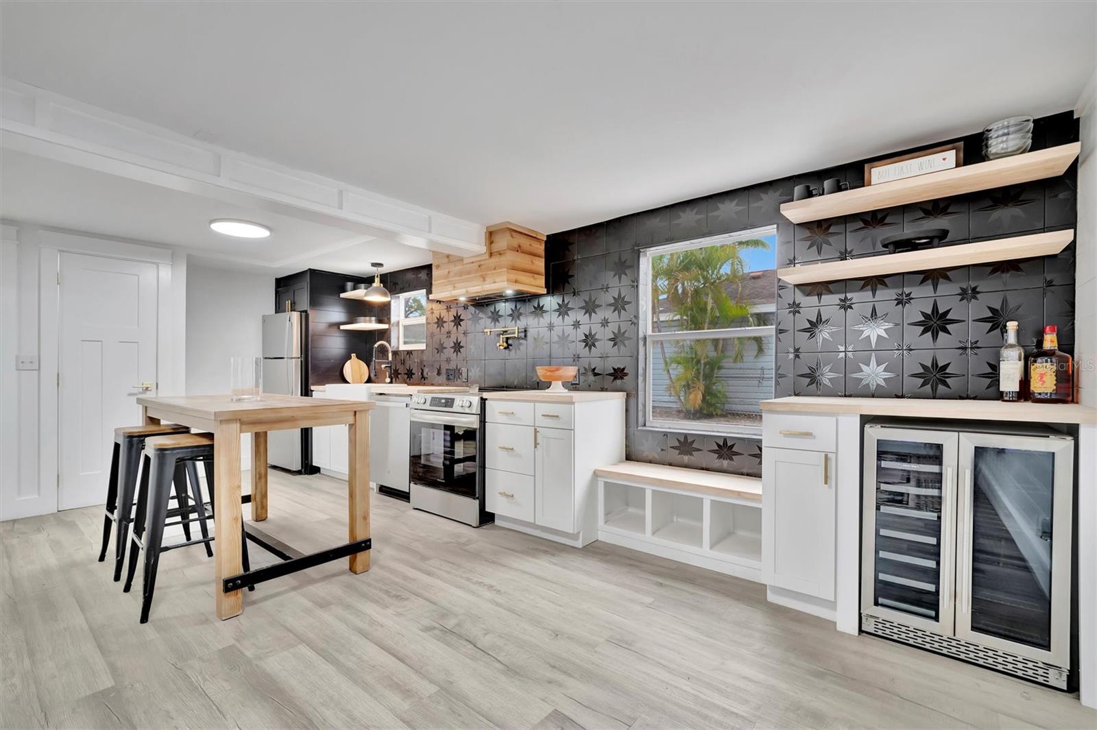 2713 4TH AVE W, BRADENTON, FL, 34205