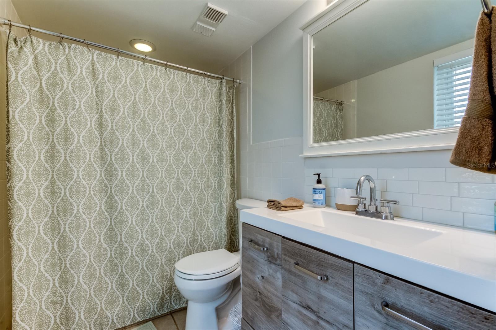 90 S HIGHLAND AVE #112, TARPON SPRINGS, FL, 34689