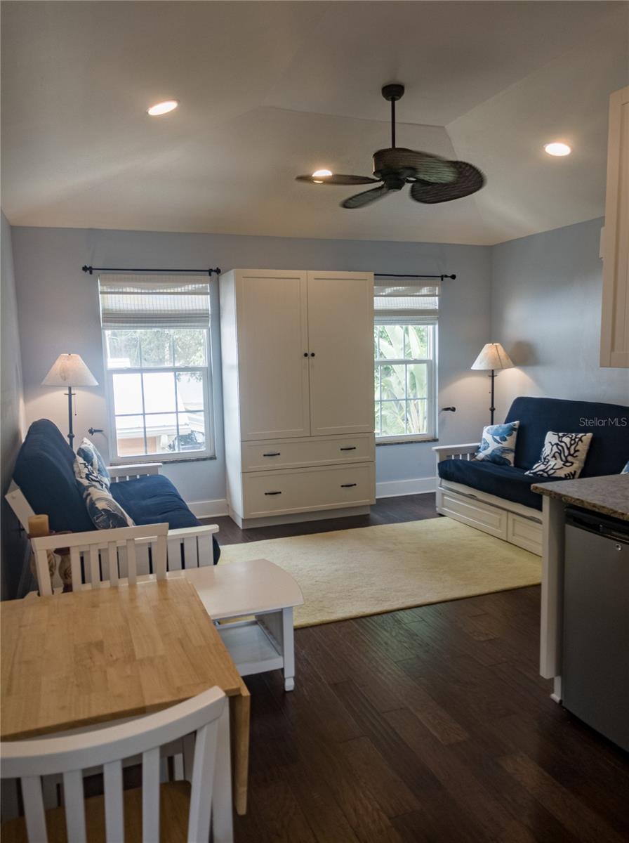 515 WILKIE ST, DUNEDIN, FL, 34698