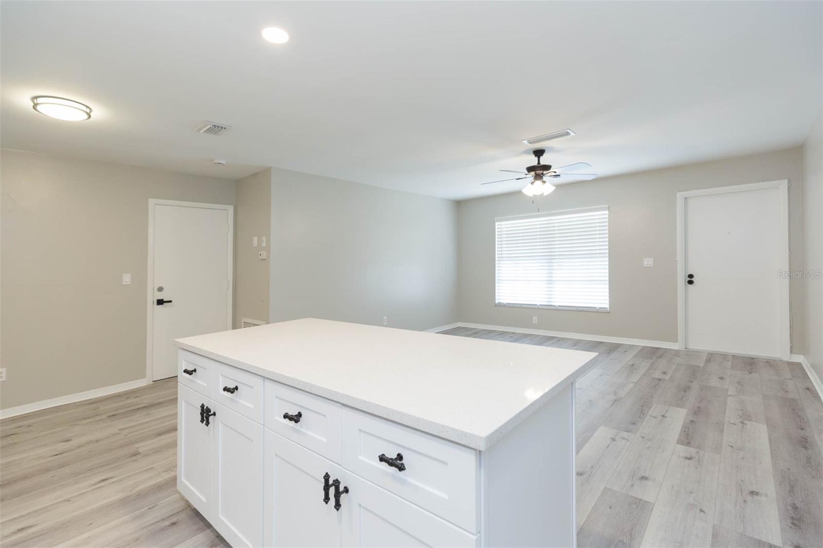 7608 N SANIBEL CIR, TEMPLE TERRACE, FL, 33637