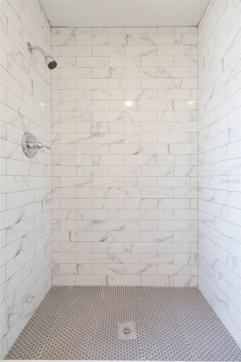 7608 N SANIBEL CIR, TEMPLE TERRACE, FL, 33637