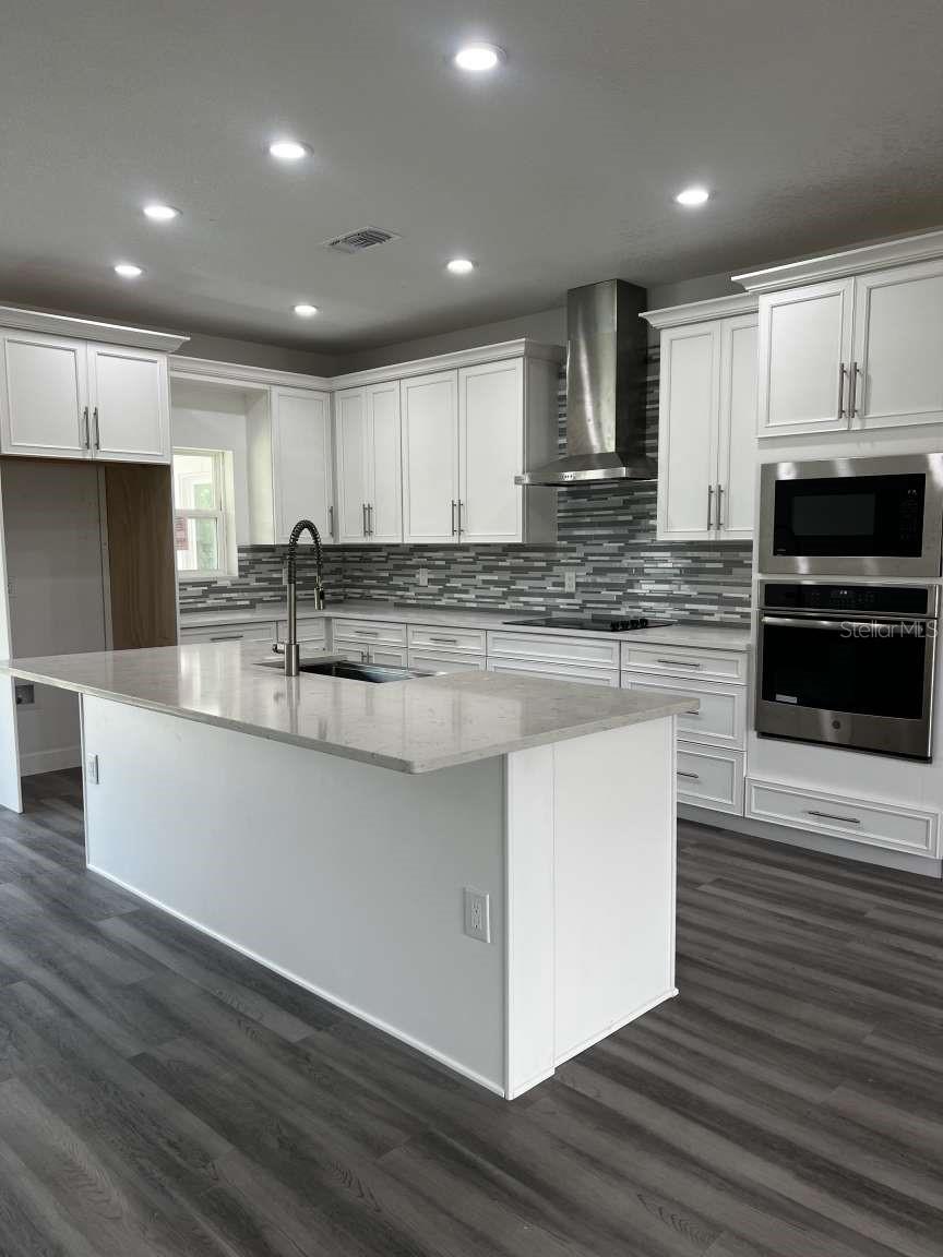 32835 FOREST AVE, LEESBURG, FL, 34788