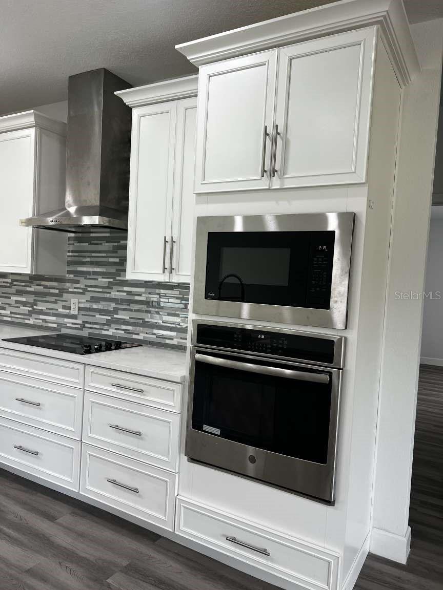 32835 FOREST AVE, LEESBURG, FL, 34788