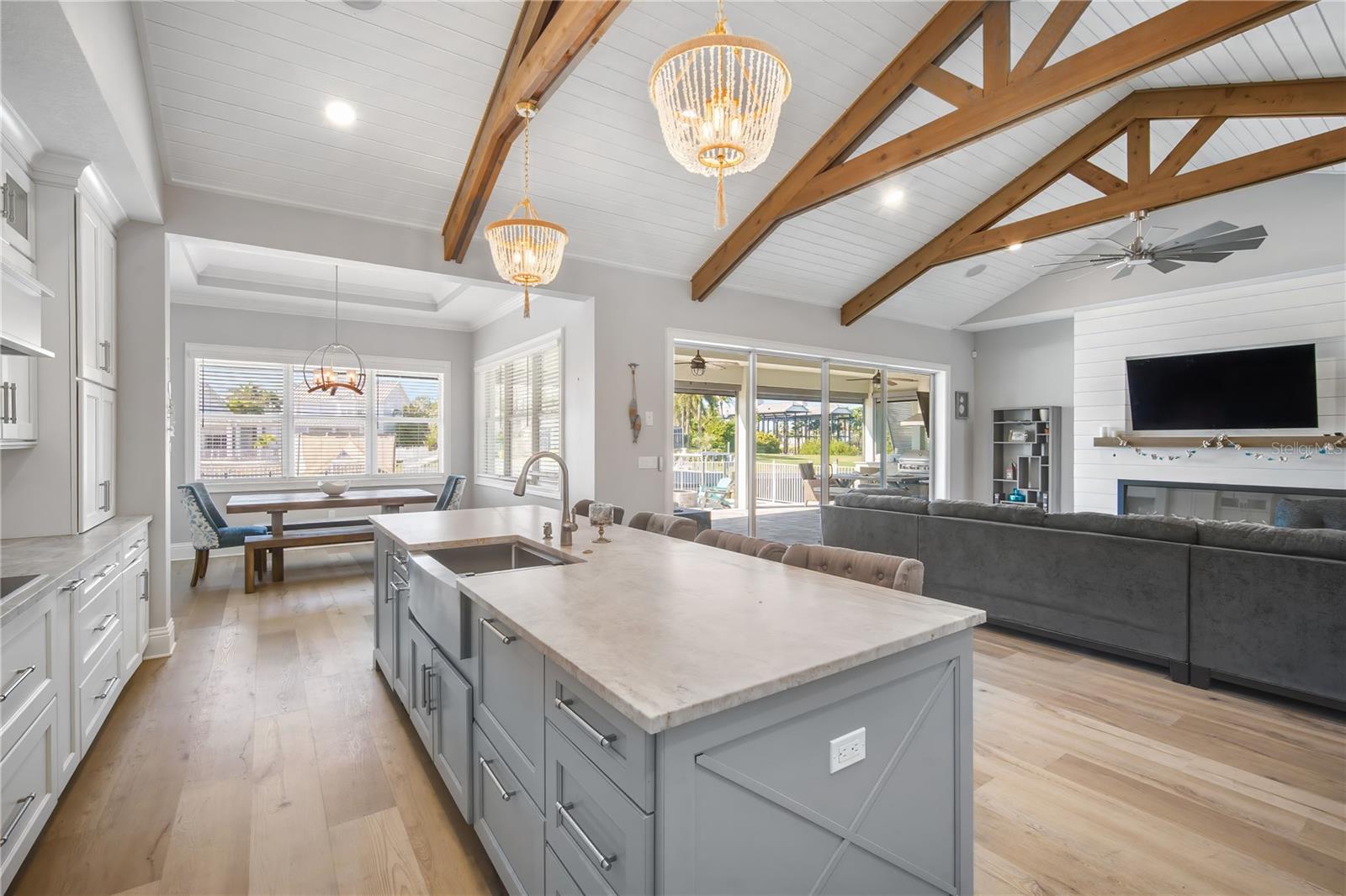 718 PINCKNEY DR, APOLLO BEACH, FL, 33572