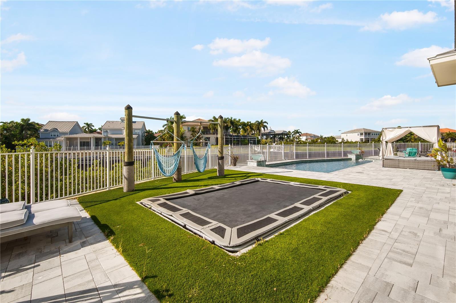 718 PINCKNEY DR, APOLLO BEACH, FL, 33572