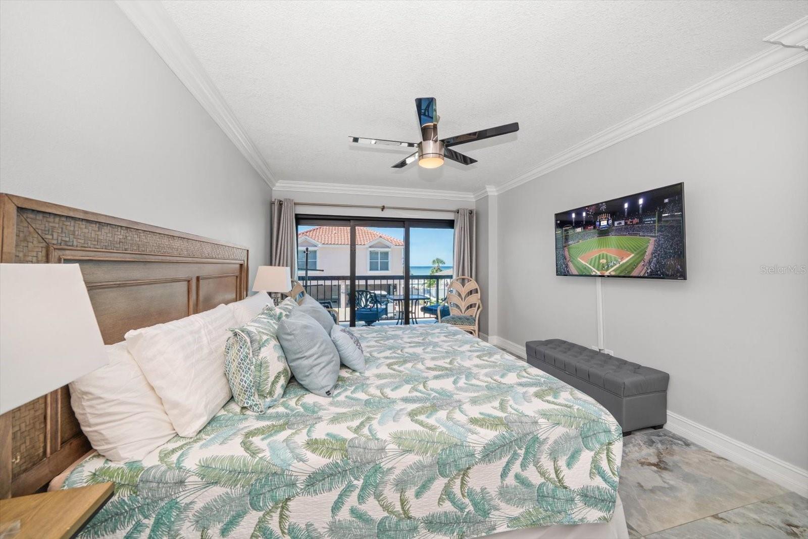 1300 GULF BLVD #202, INDIAN ROCKS BEACH, FL, 33785