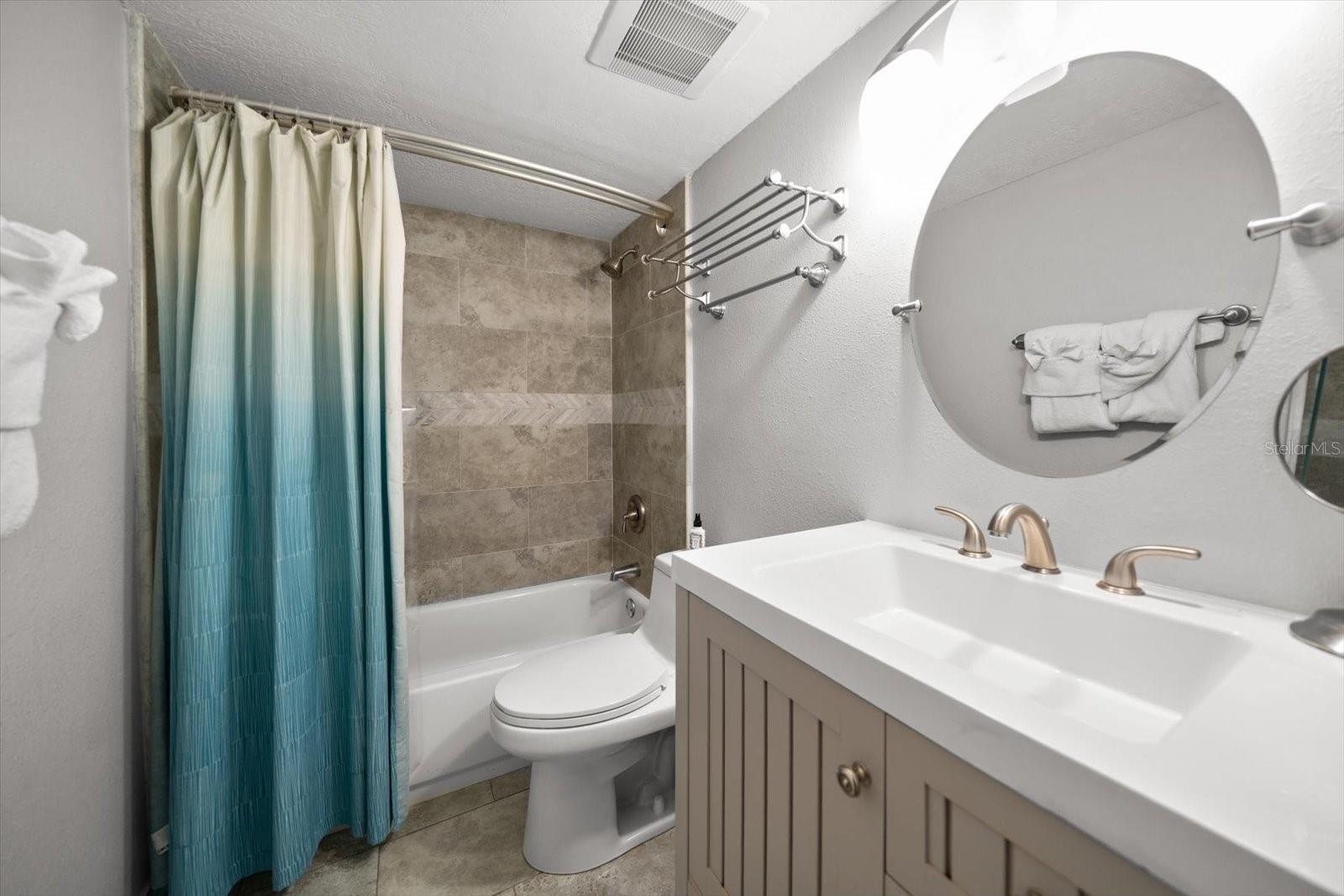 1300 GULF BLVD #202, INDIAN ROCKS BEACH, FL, 33785