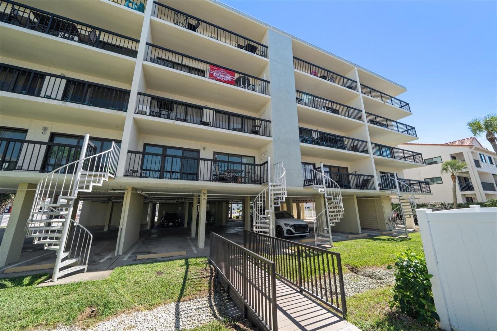1300 GULF BLVD #202, INDIAN ROCKS BEACH, FL, 33785