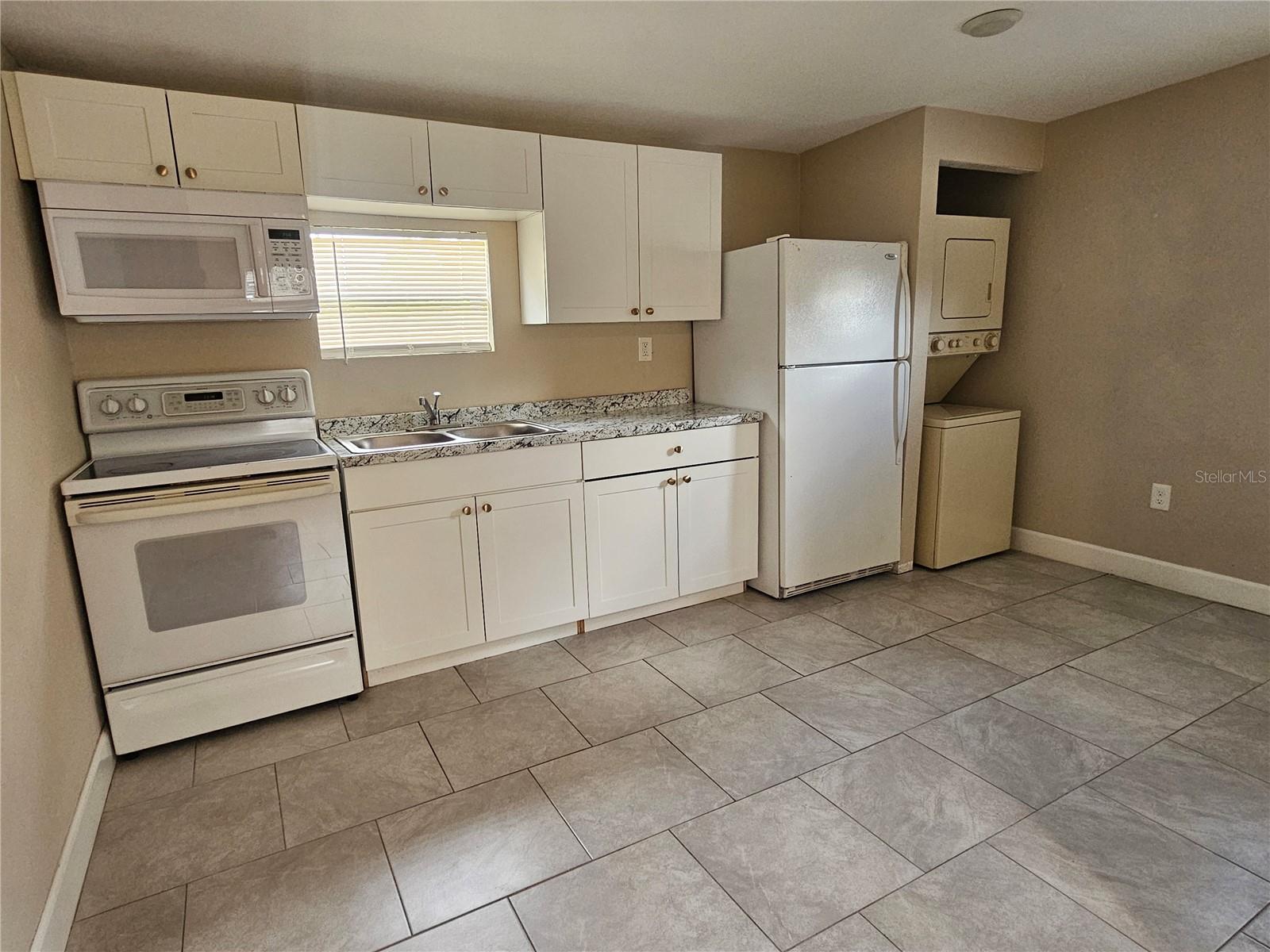 5314 OAKWOOD CT #27, TAMPA, FL, 33610