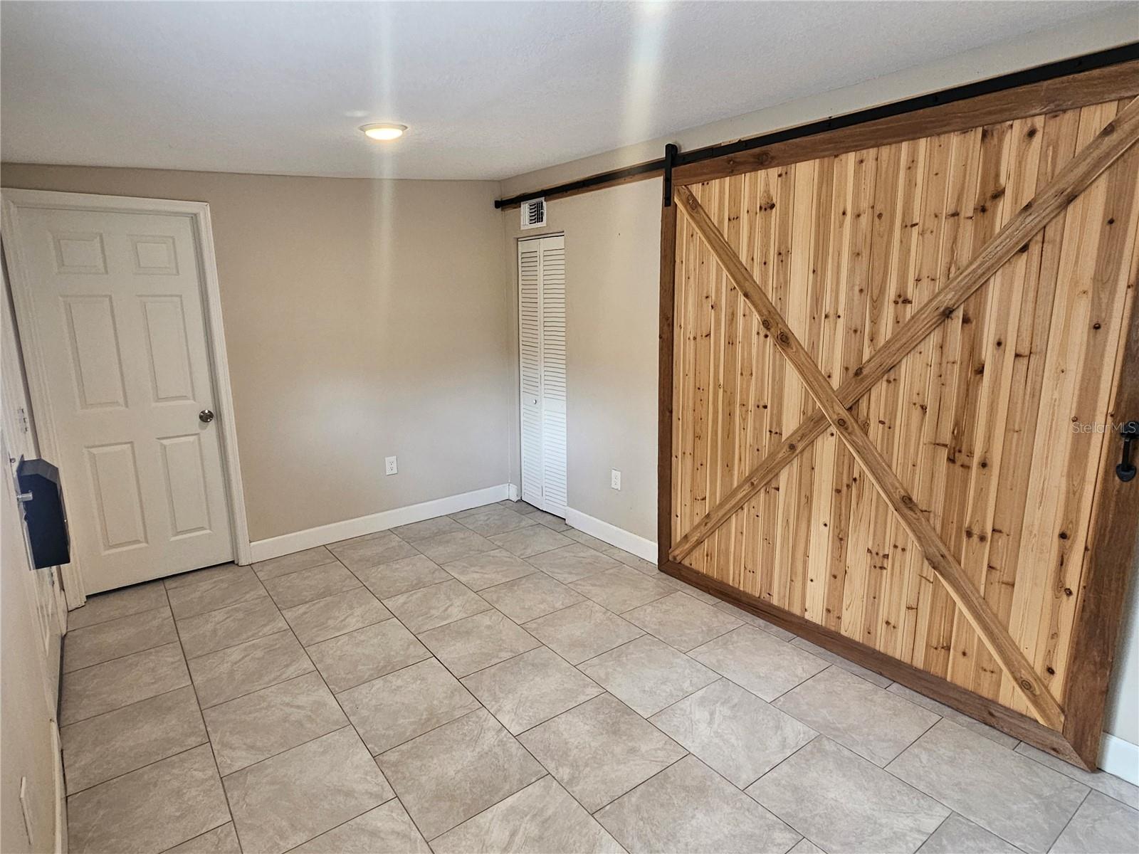 5314 OAKWOOD CT #27, TAMPA, FL, 33610