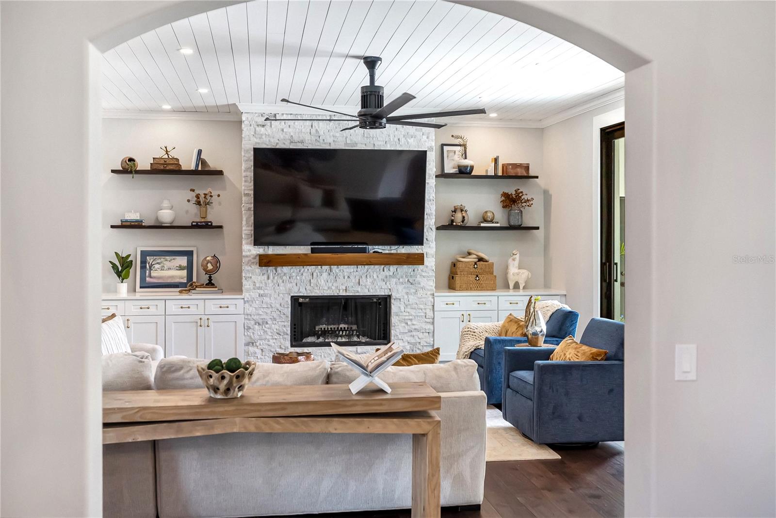 A4670128 Property Photo