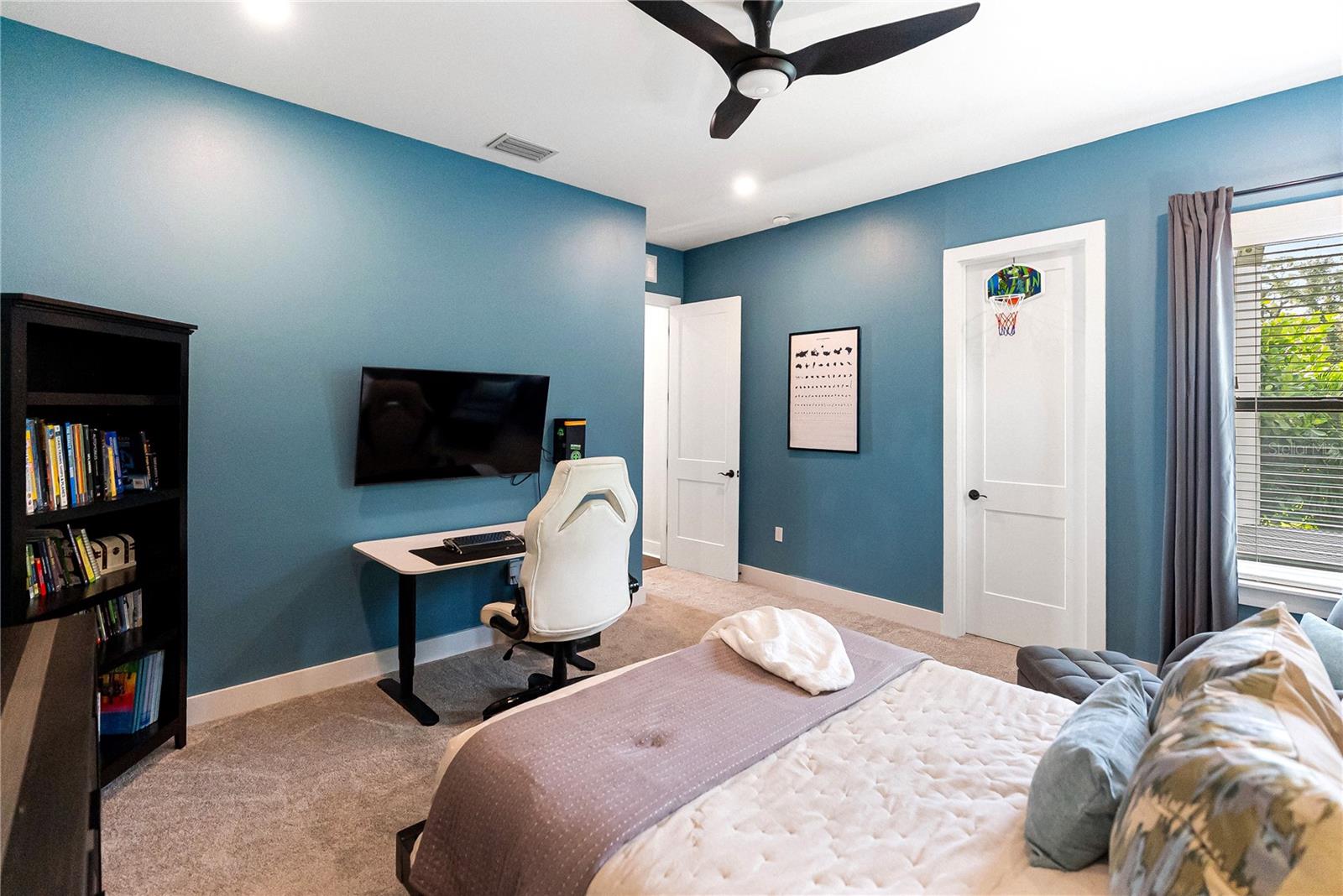 A4670128 Property Photo