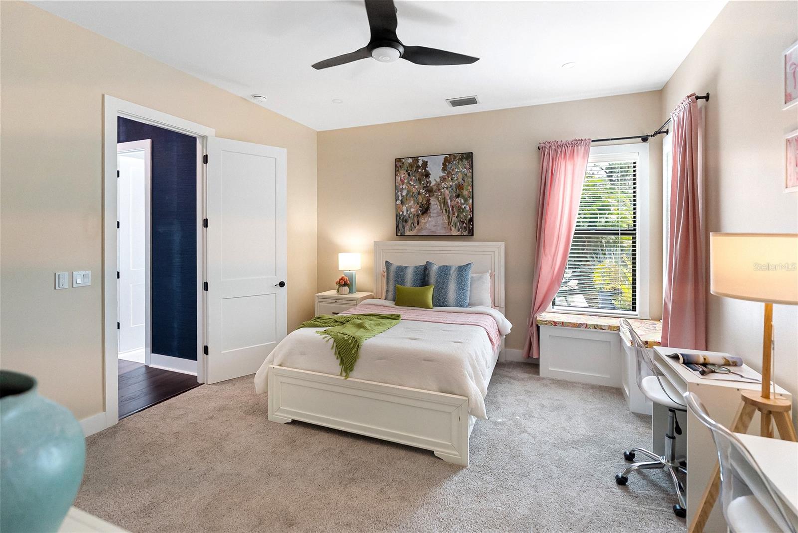 A4670128 Property Photo