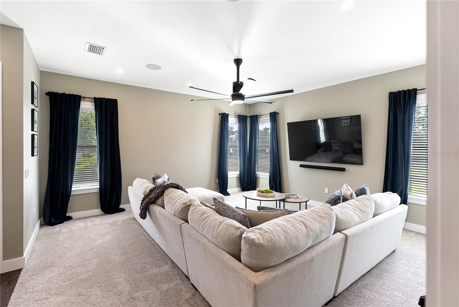 A4670128 Property Photo