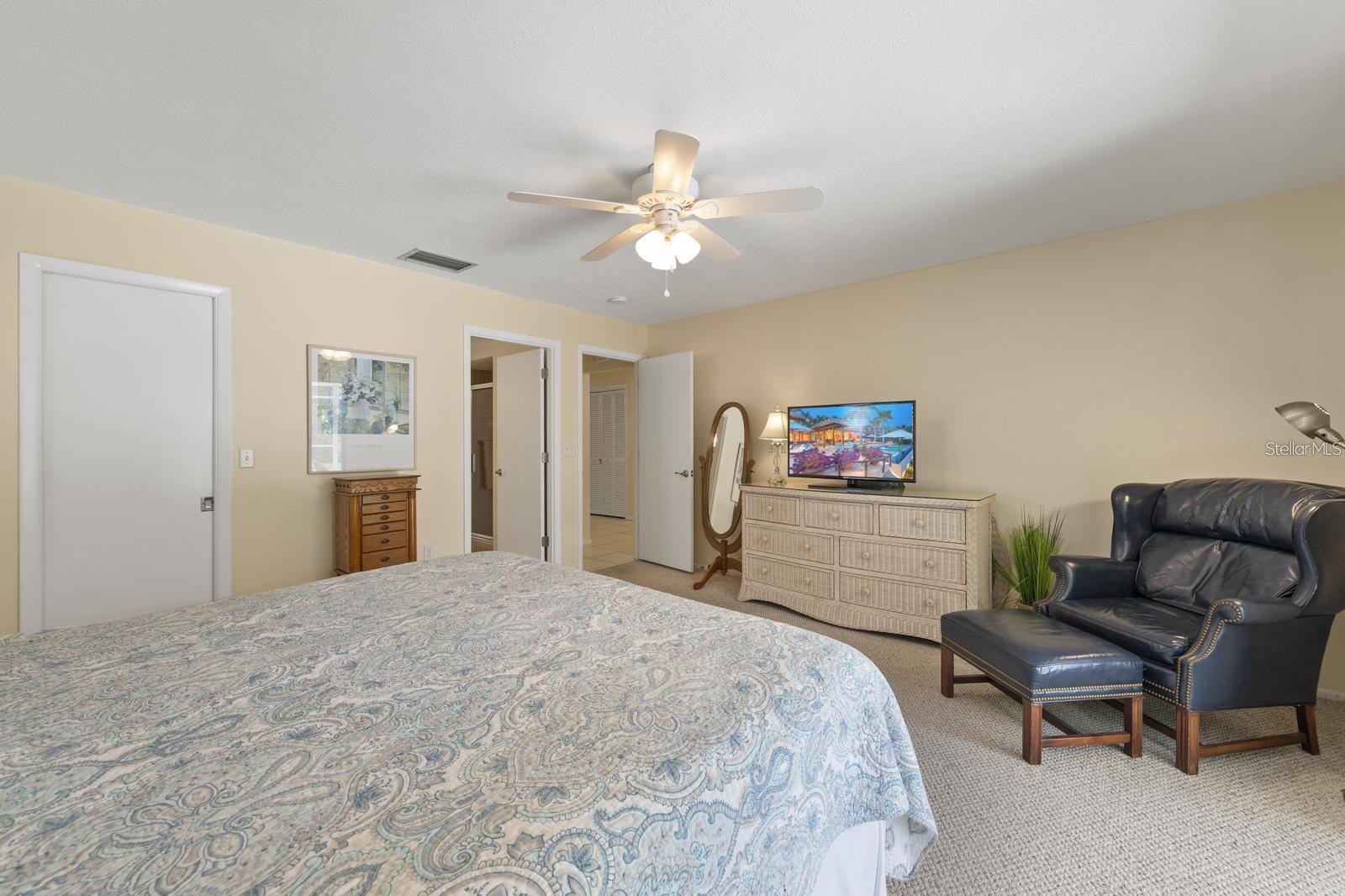 1895 BUCCANEER CIR, SARASOTA, FL, 34231