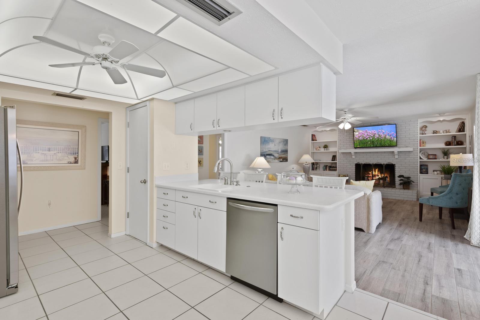 1895 BUCCANEER CIR, SARASOTA, FL, 34231