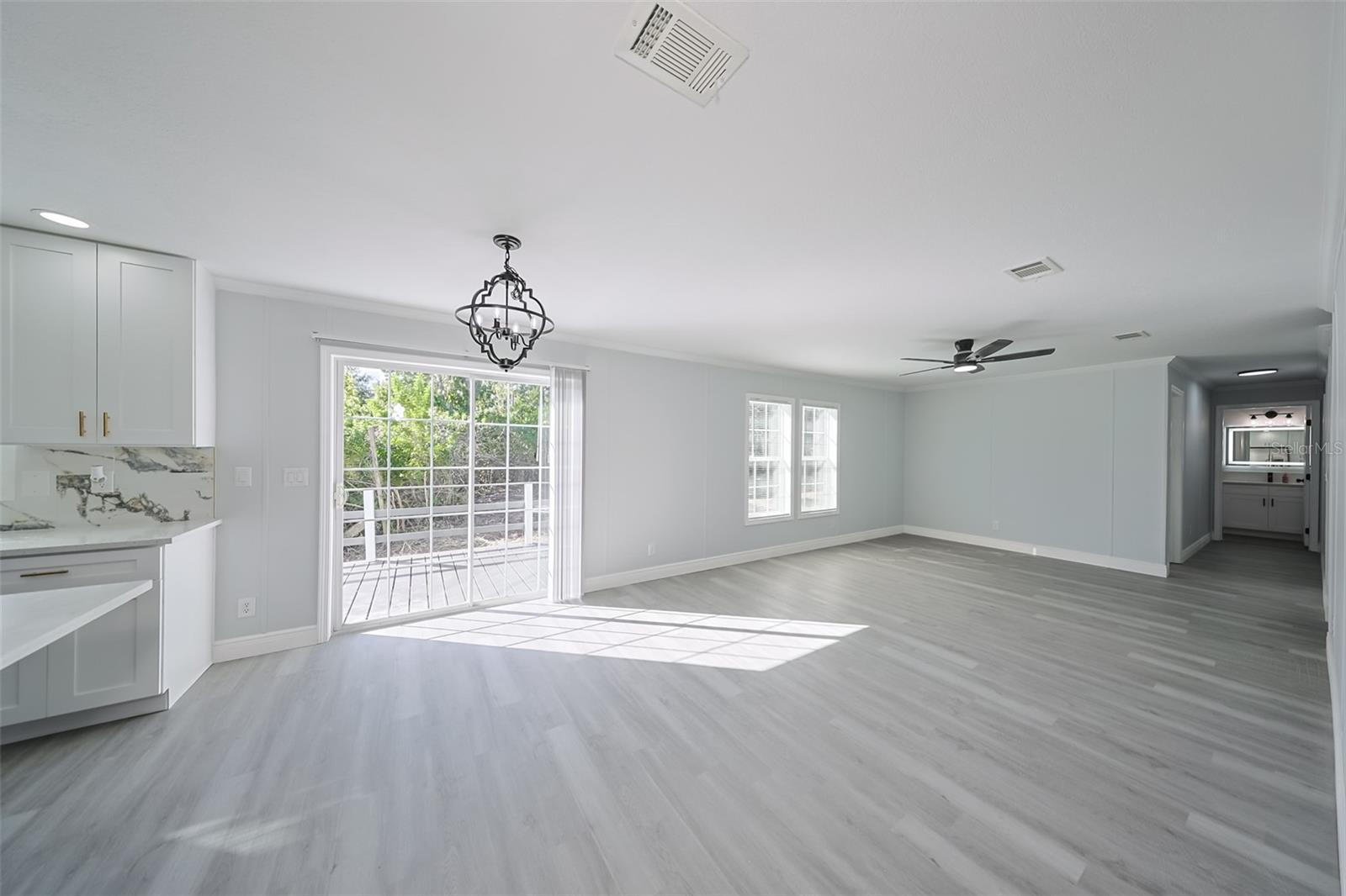 2011 E 60 HWY, PLANT CITY, FL, 33567