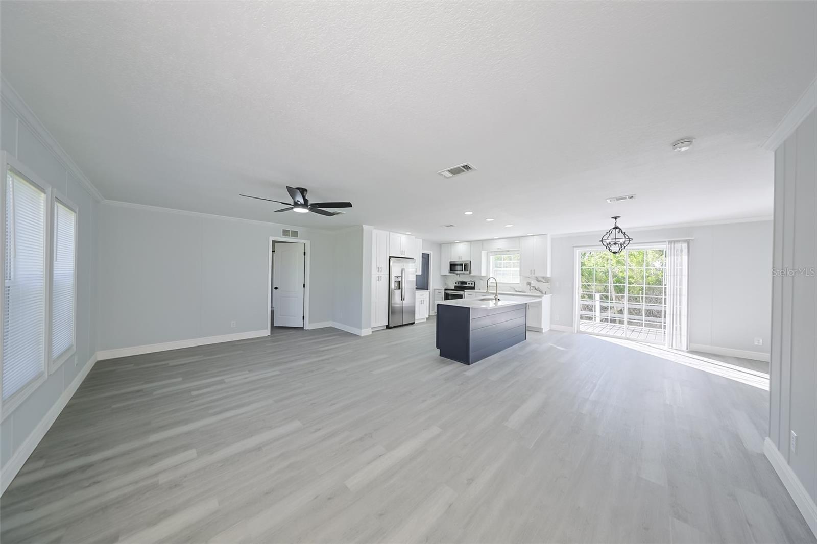 2011 E 60 HWY, PLANT CITY, FL, 33567