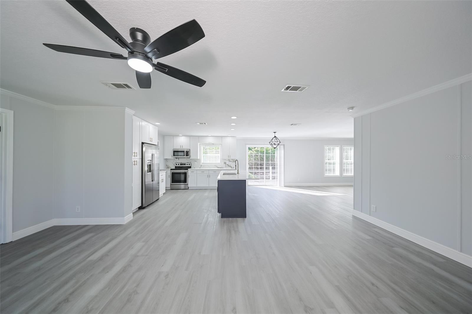 2011 E 60 HWY, PLANT CITY, FL, 33567