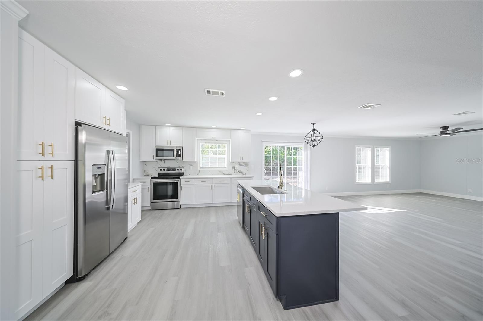 2011 E 60 HWY, PLANT CITY, FL, 33567