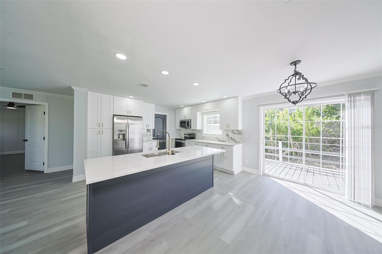 2011 E 60 HWY, PLANT CITY, FL, 33567