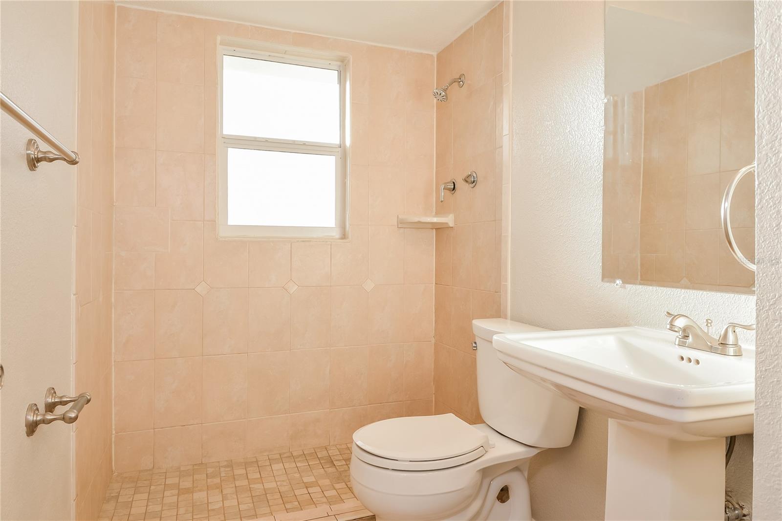 4600 SLOAN AVE, SARASOTA, FL, 34233