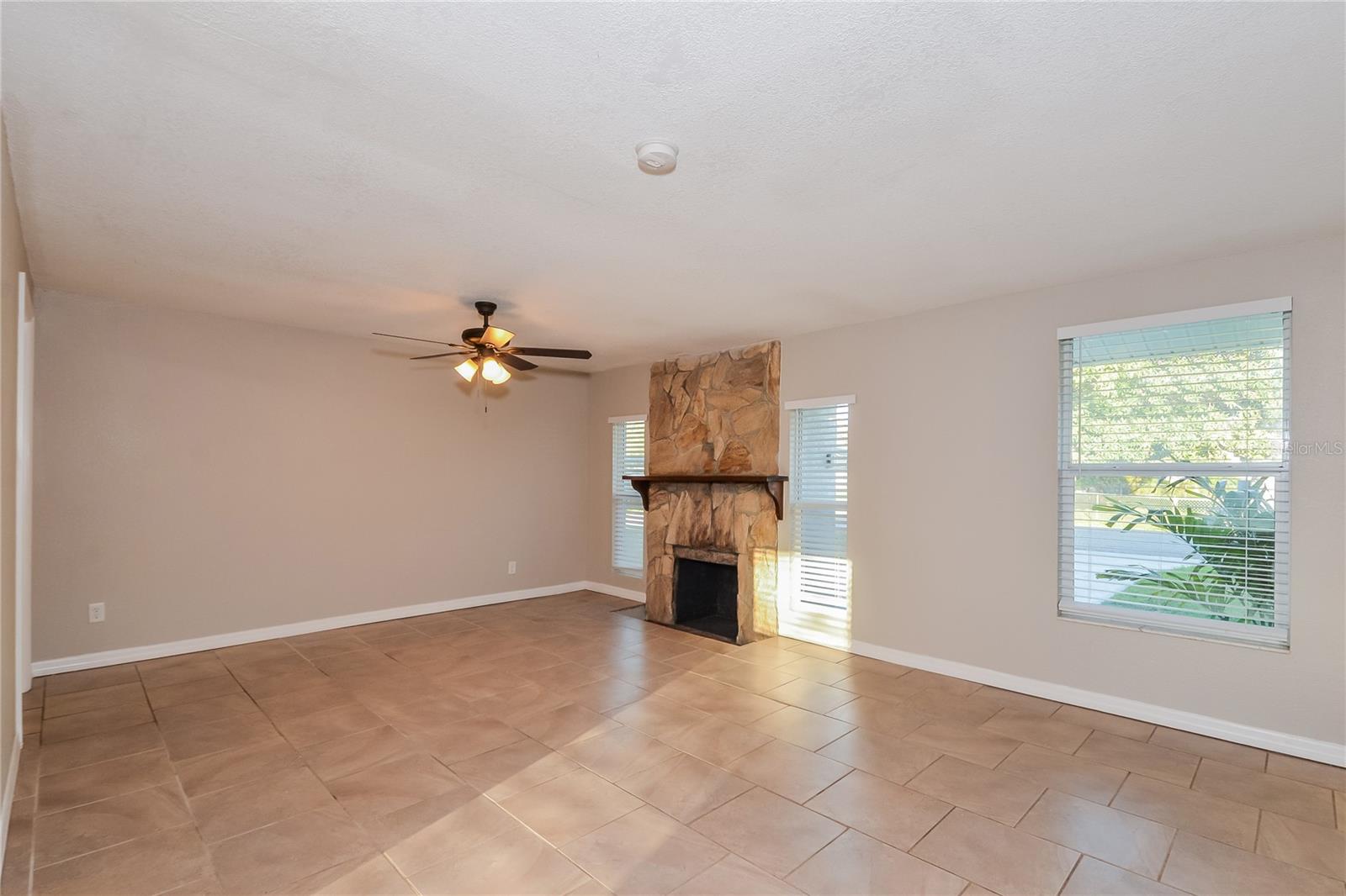 4600 SLOAN AVE, SARASOTA, FL, 34233