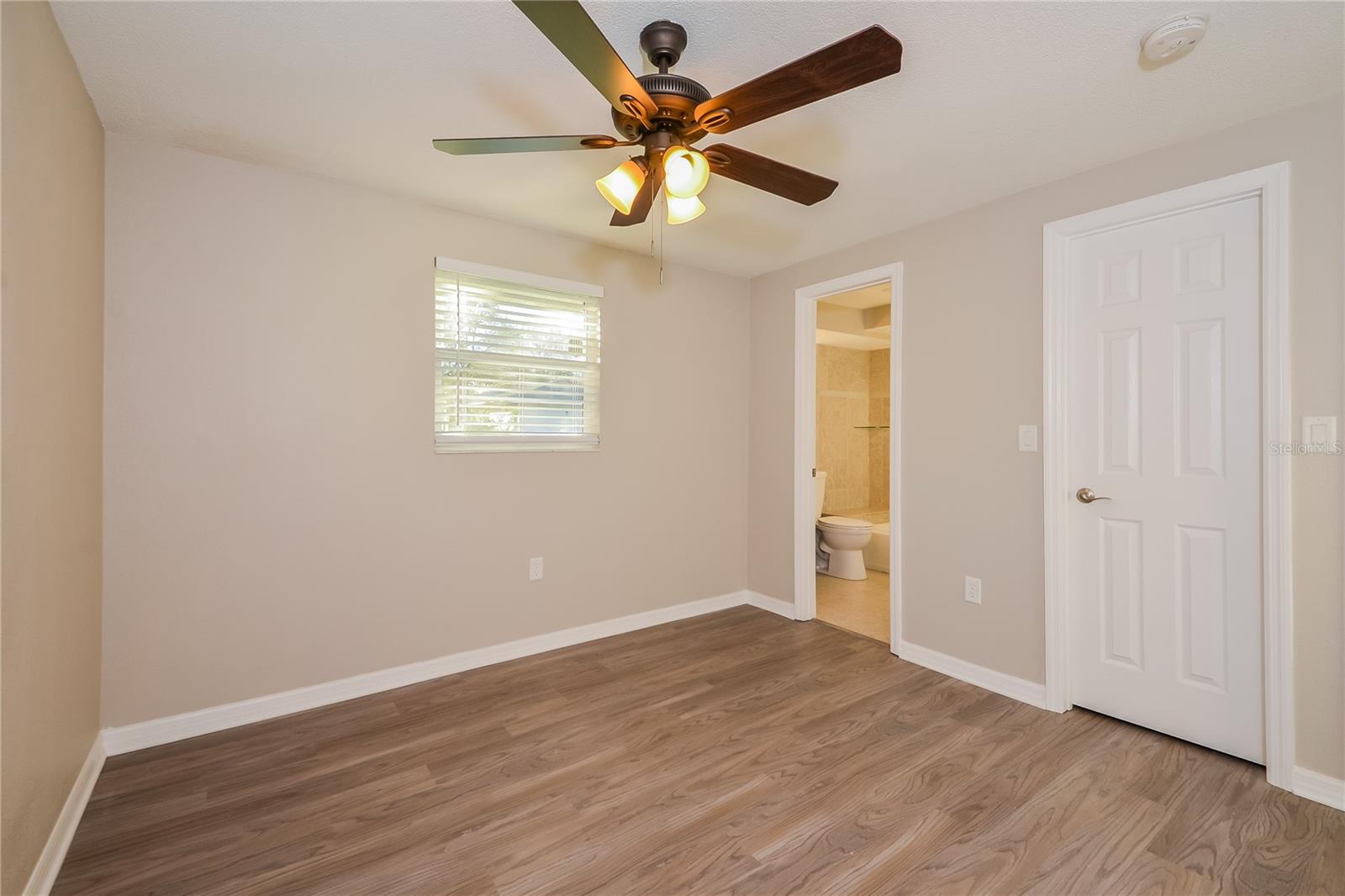 4600 SLOAN AVE, SARASOTA, FL, 34233