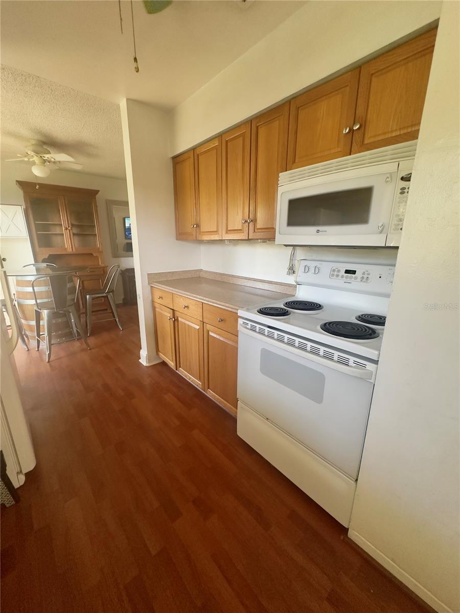 3673 SEAROBIN DR SE, ST PETERSBURG, FL, 33705