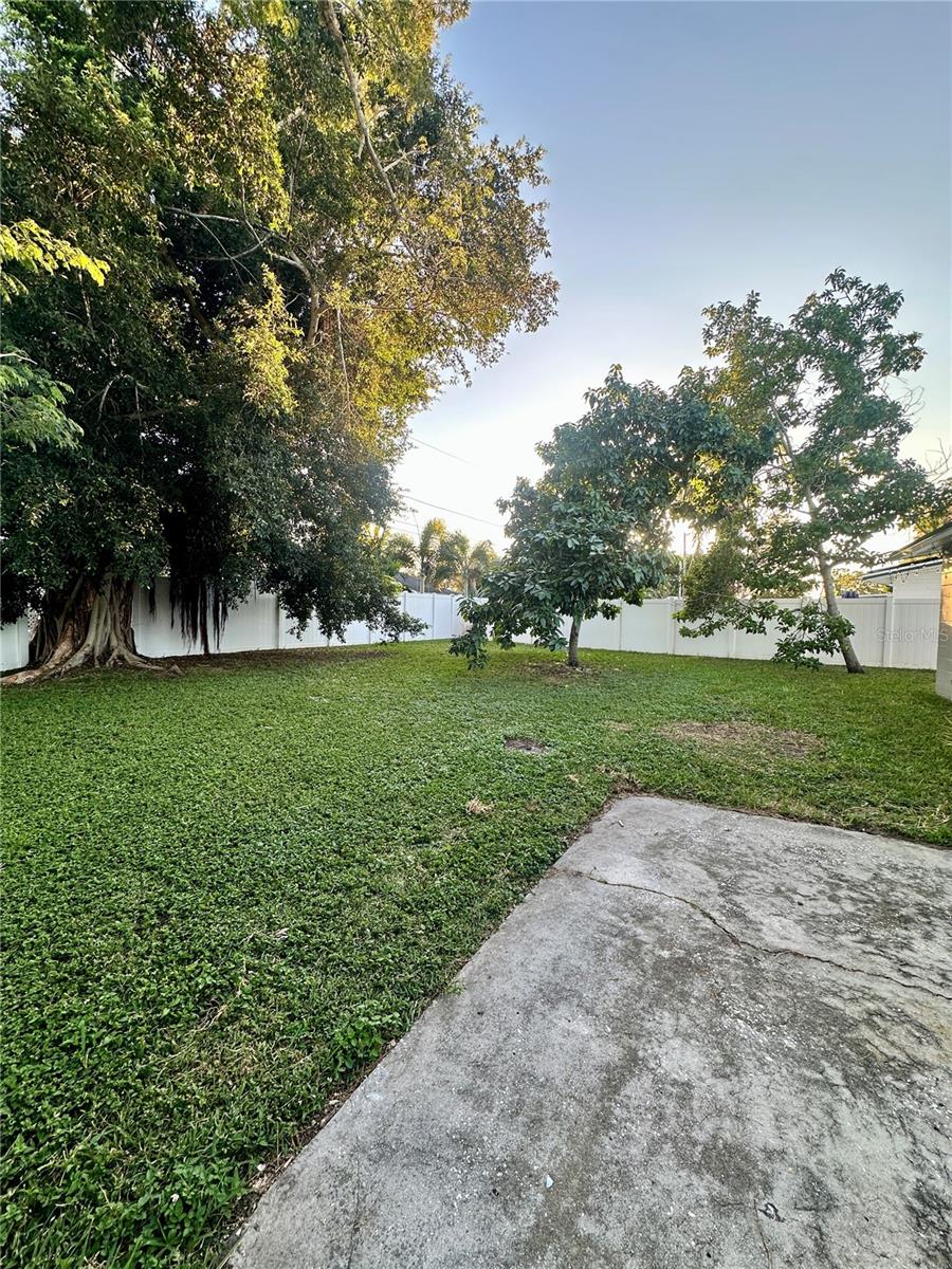 3673 SEAROBIN DR SE, ST PETERSBURG, FL, 33705