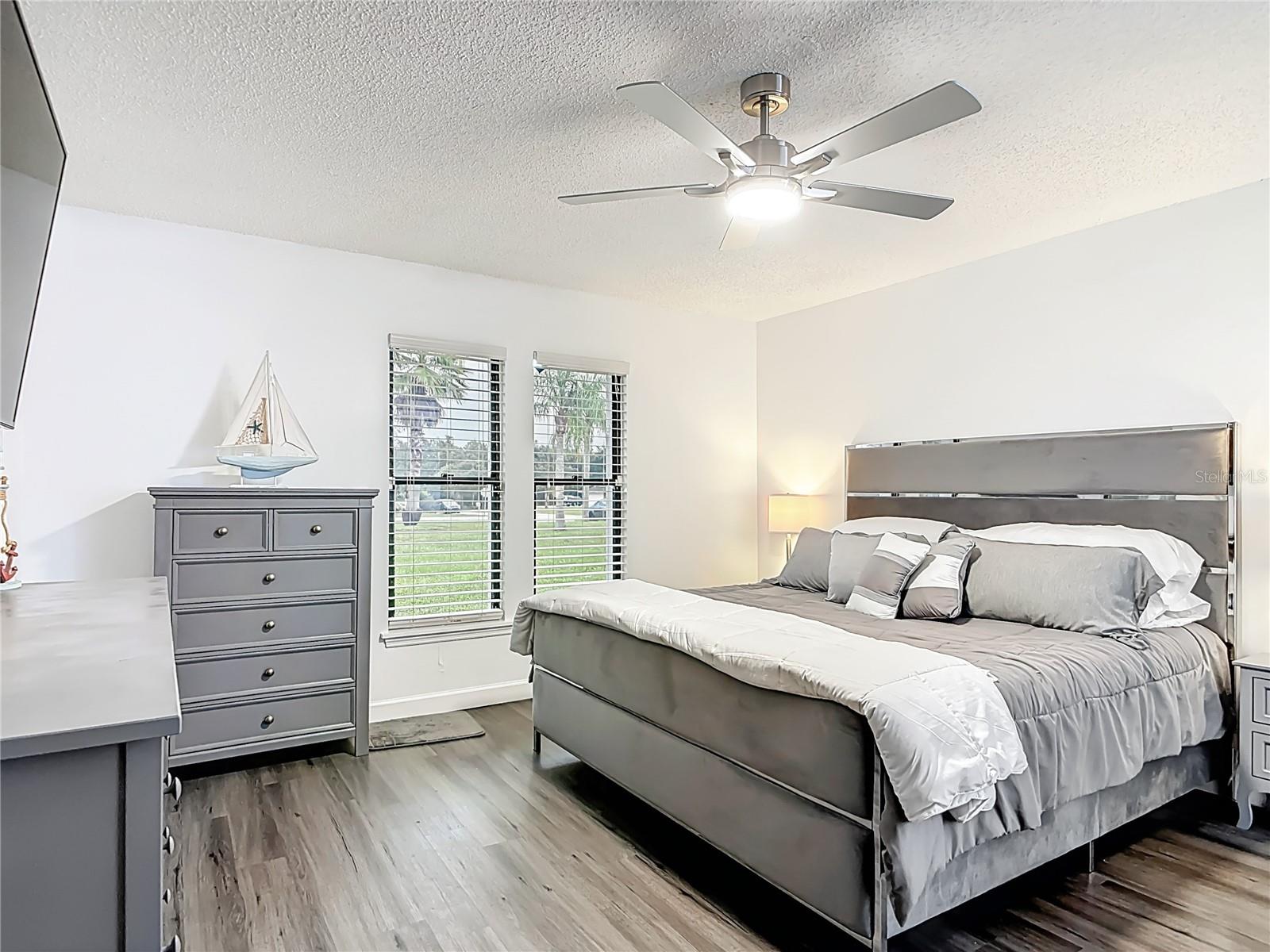 560 SAXON BLVD, DELTONA, FL, 32725