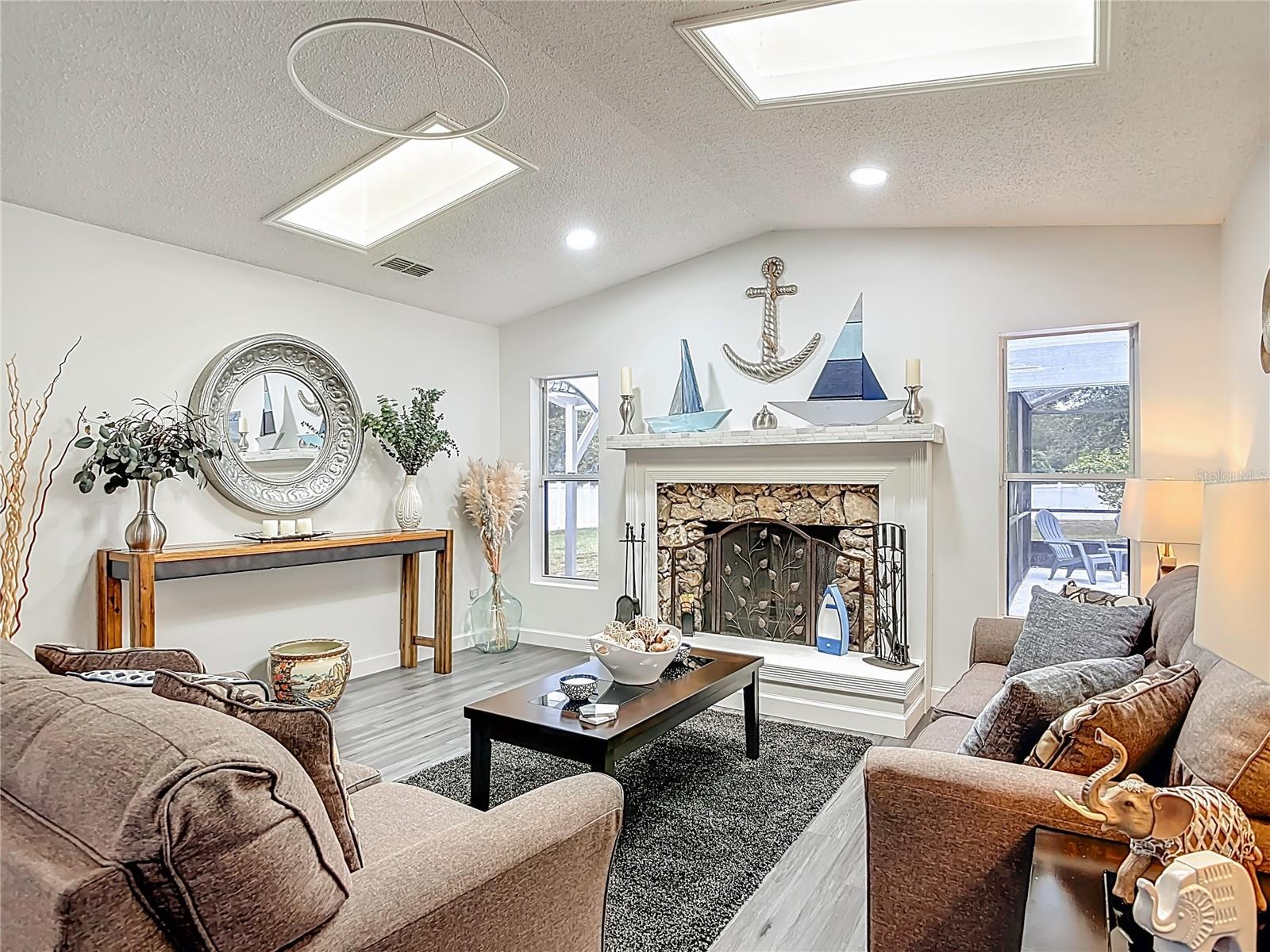 560 SAXON BLVD, DELTONA, FL, 32725