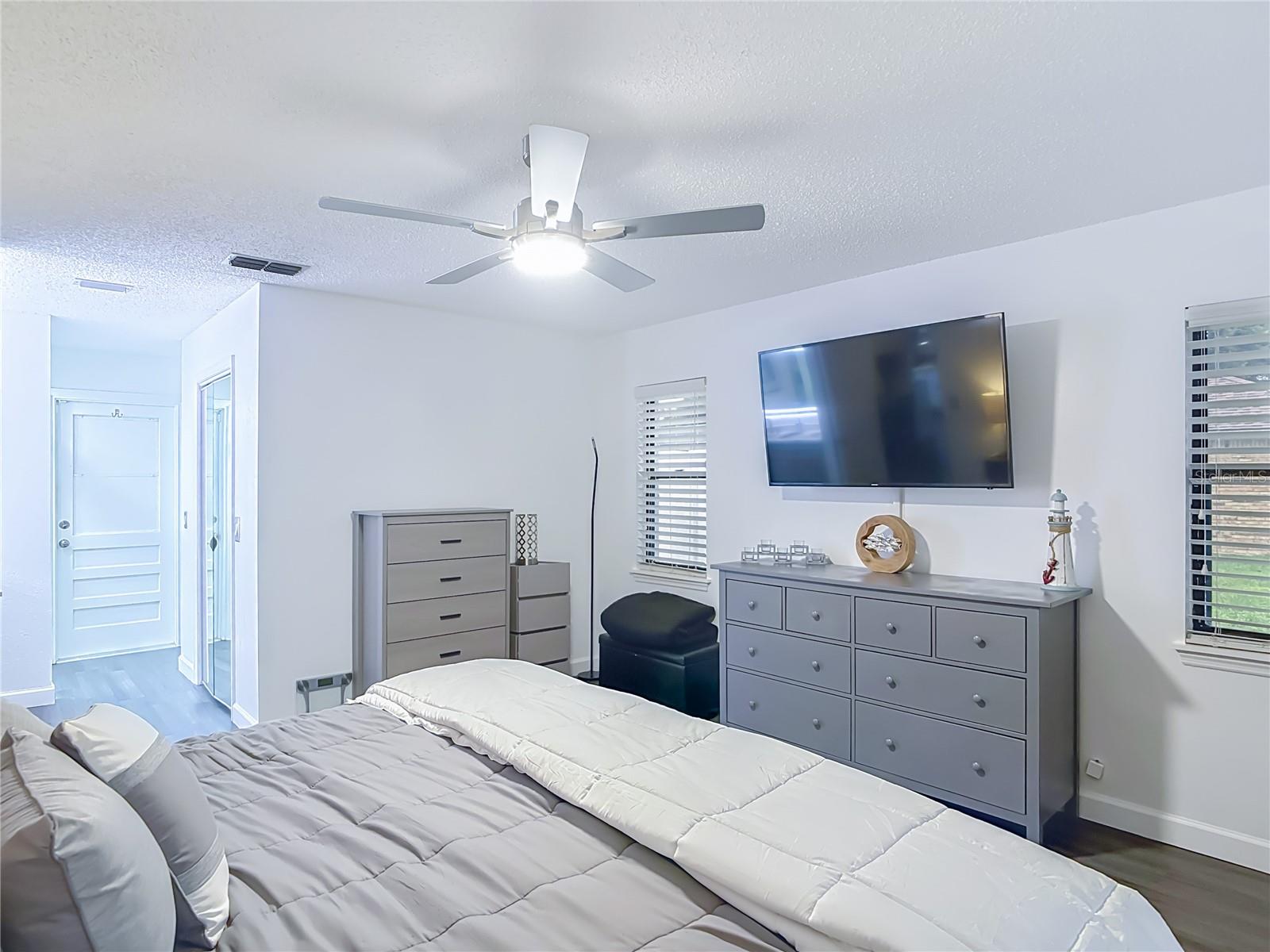 560 SAXON BLVD, DELTONA, FL, 32725