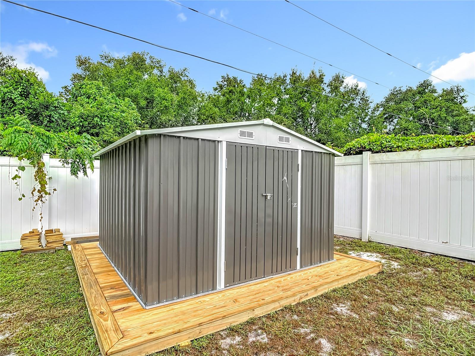 560 SAXON BLVD, DELTONA, FL, 32725