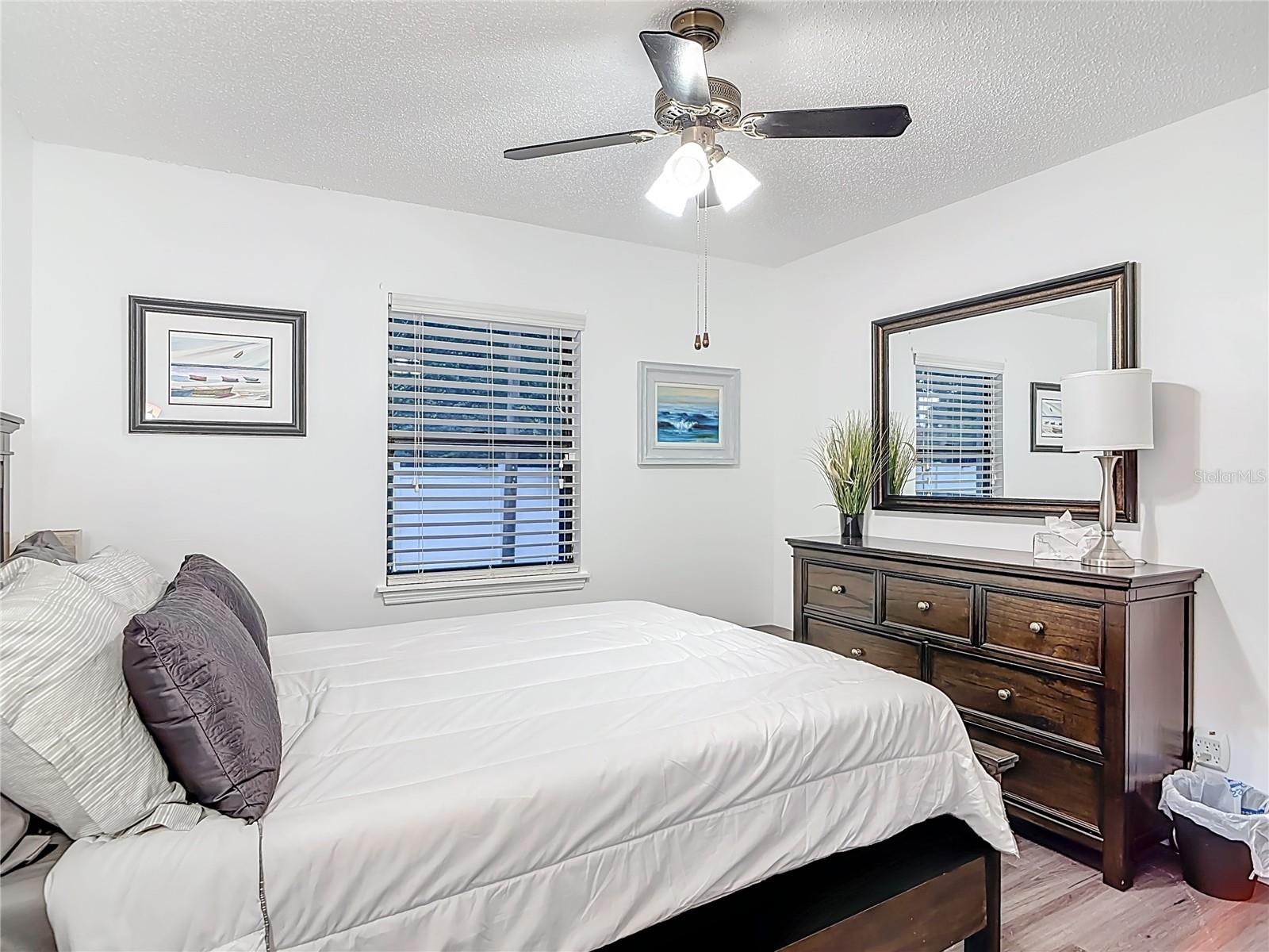 560 SAXON BLVD, DELTONA, FL, 32725