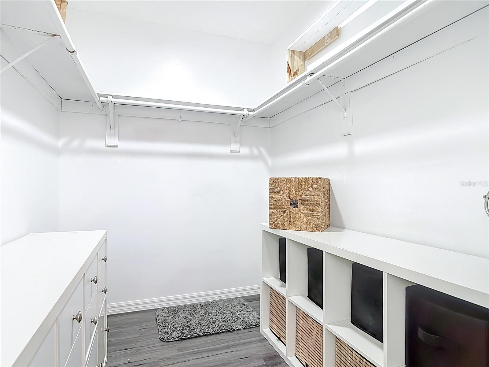 560 SAXON BLVD, DELTONA, FL, 32725