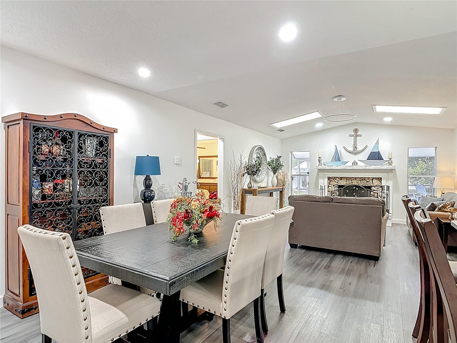 560 SAXON BLVD, DELTONA, FL, 32725