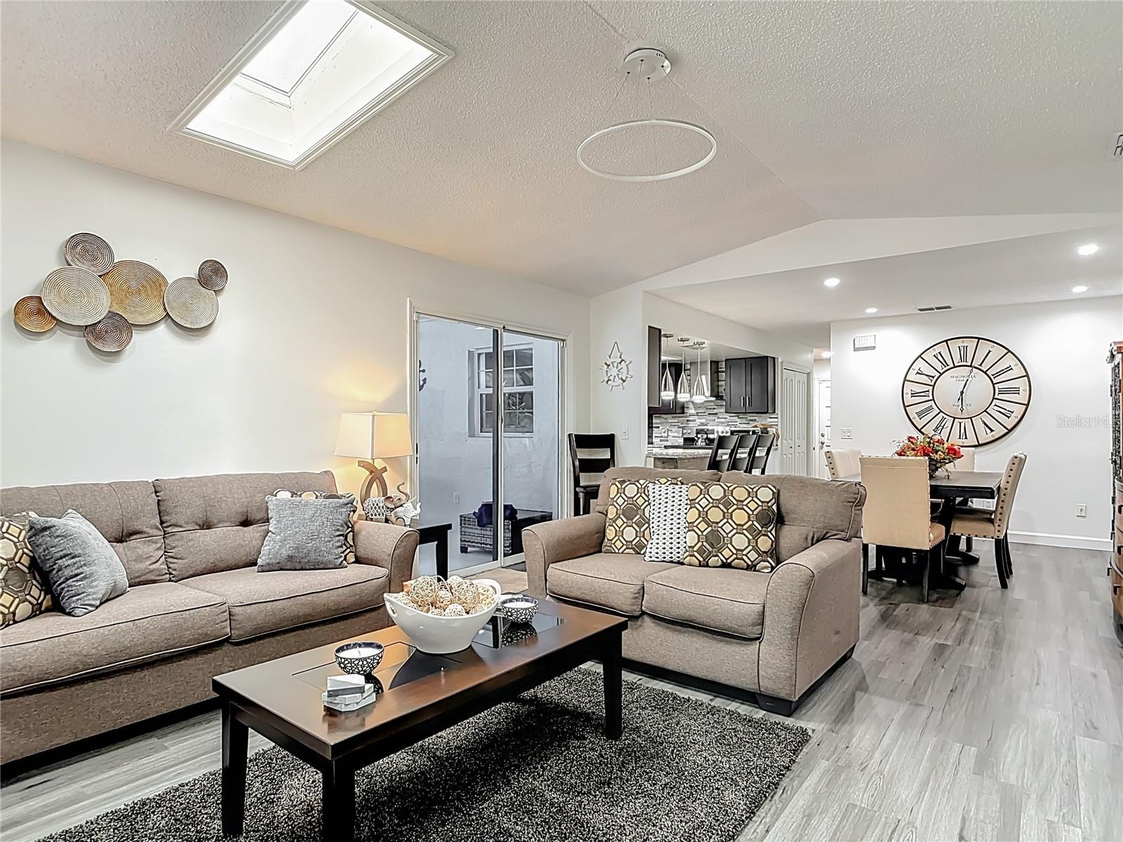 560 SAXON BLVD, DELTONA, FL, 32725