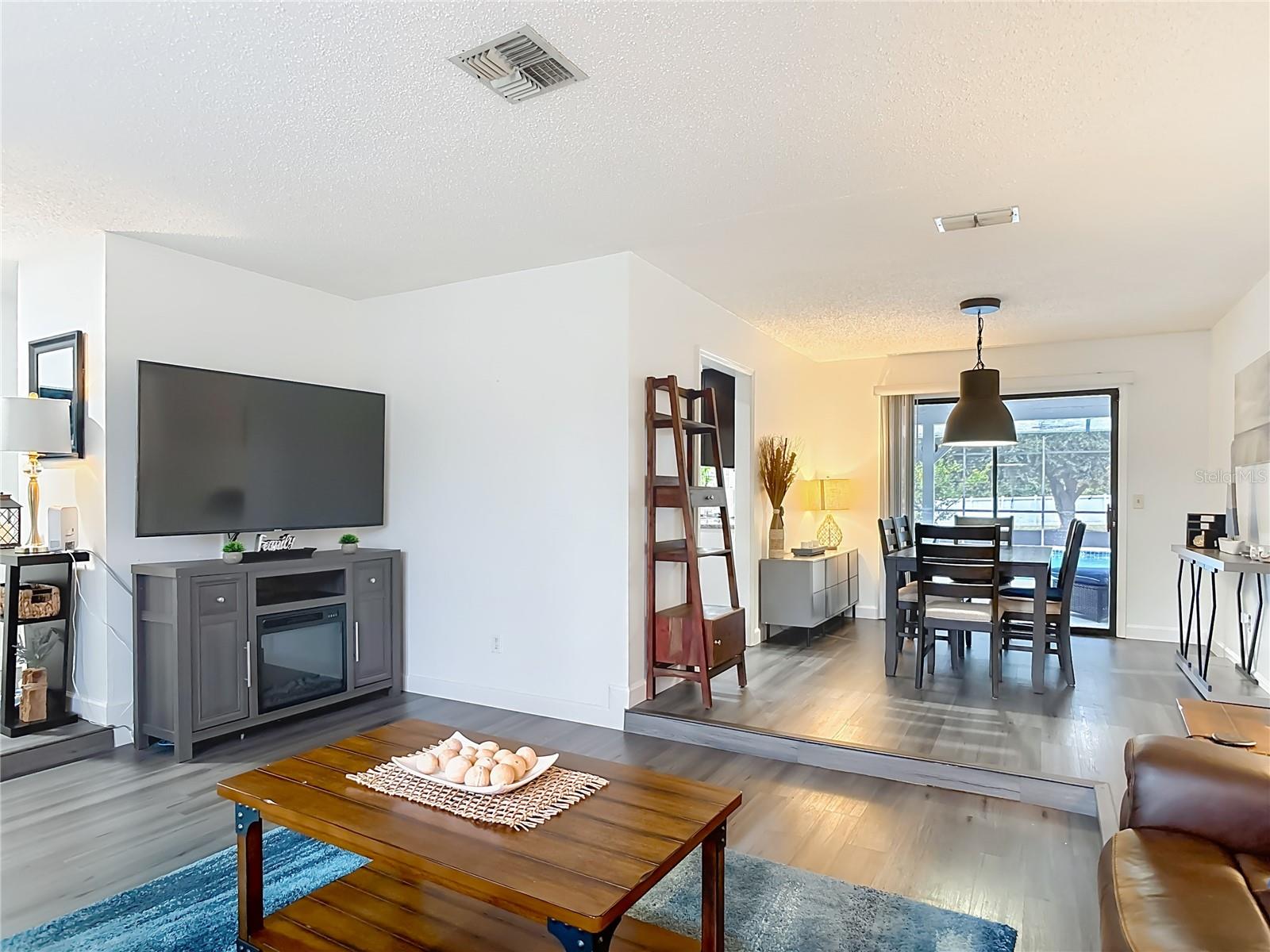 560 SAXON BLVD, DELTONA, FL, 32725