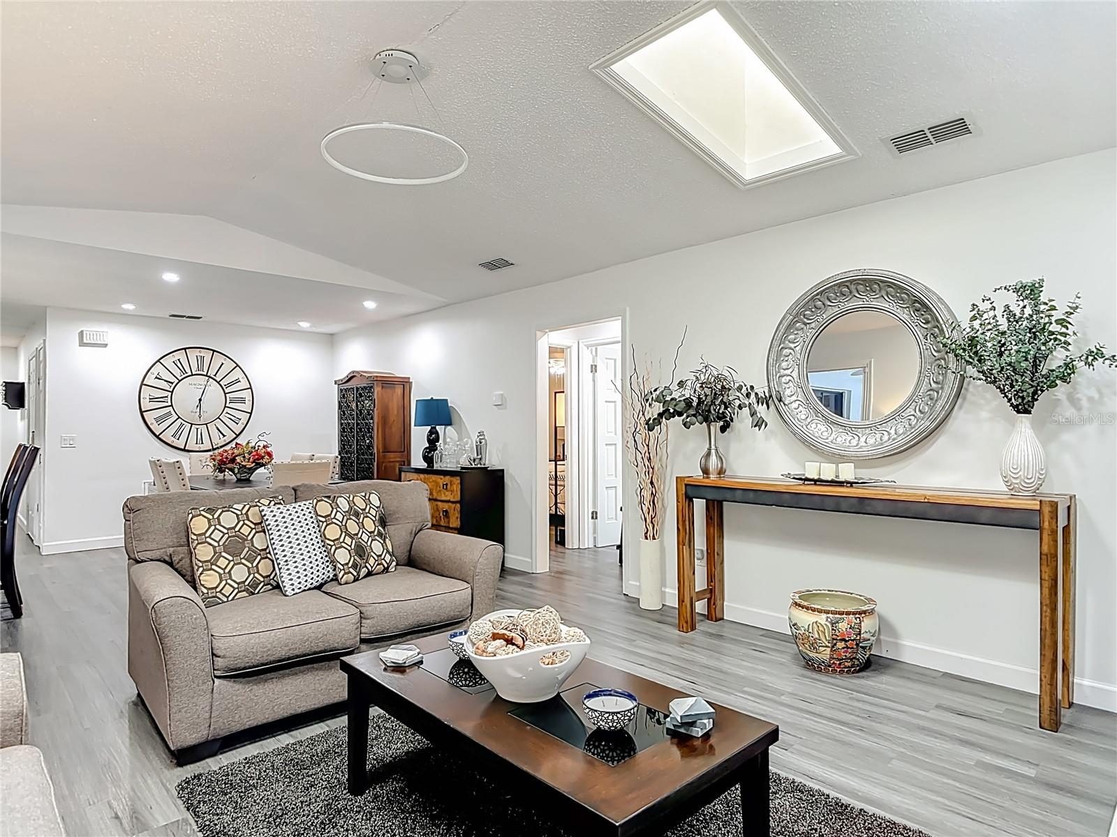 560 SAXON BLVD, DELTONA, FL, 32725