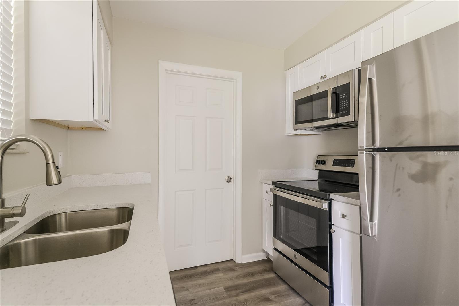 316 59TH AVENUE TER W, BRADENTON, FL, 34207