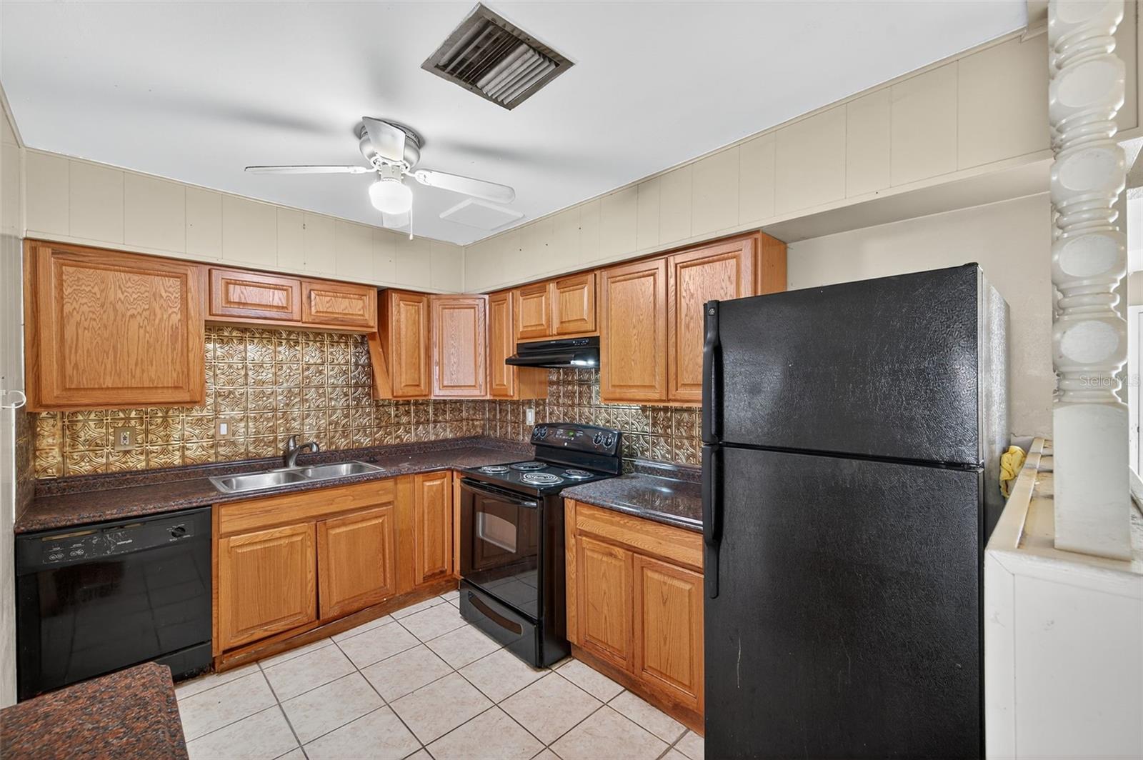 207 W BOUGAINVILLEA AVE, TAMPA, FL, 33612