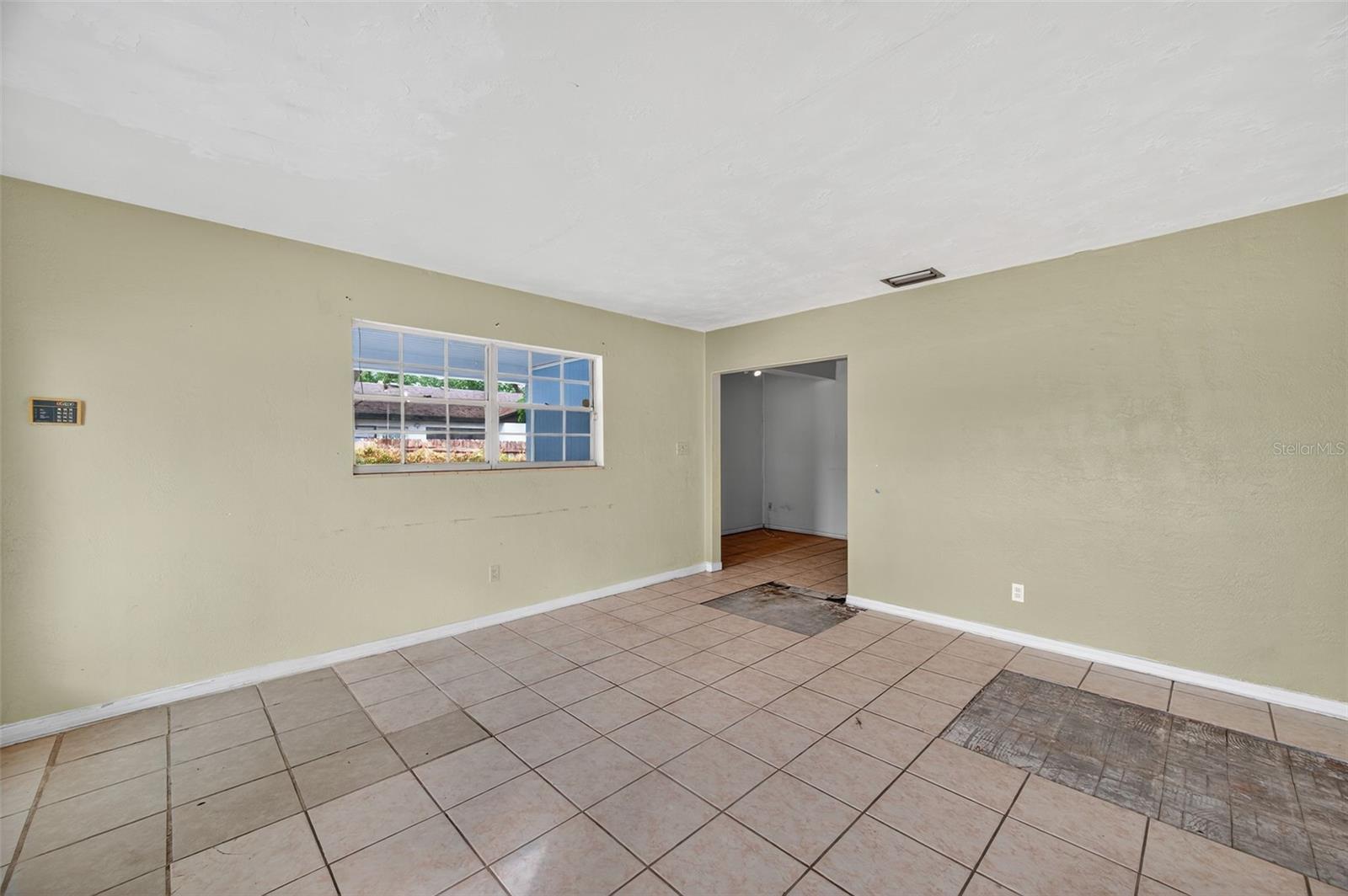 207 W BOUGAINVILLEA AVE, TAMPA, FL, 33612