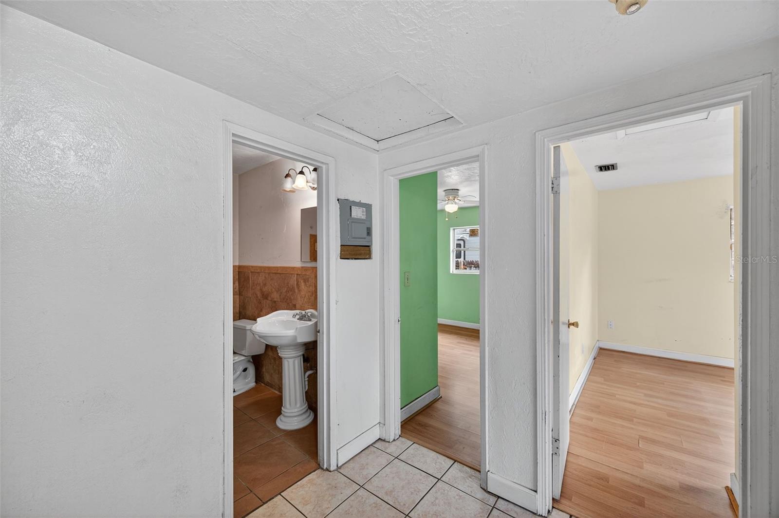 207 W BOUGAINVILLEA AVE, TAMPA, FL, 33612